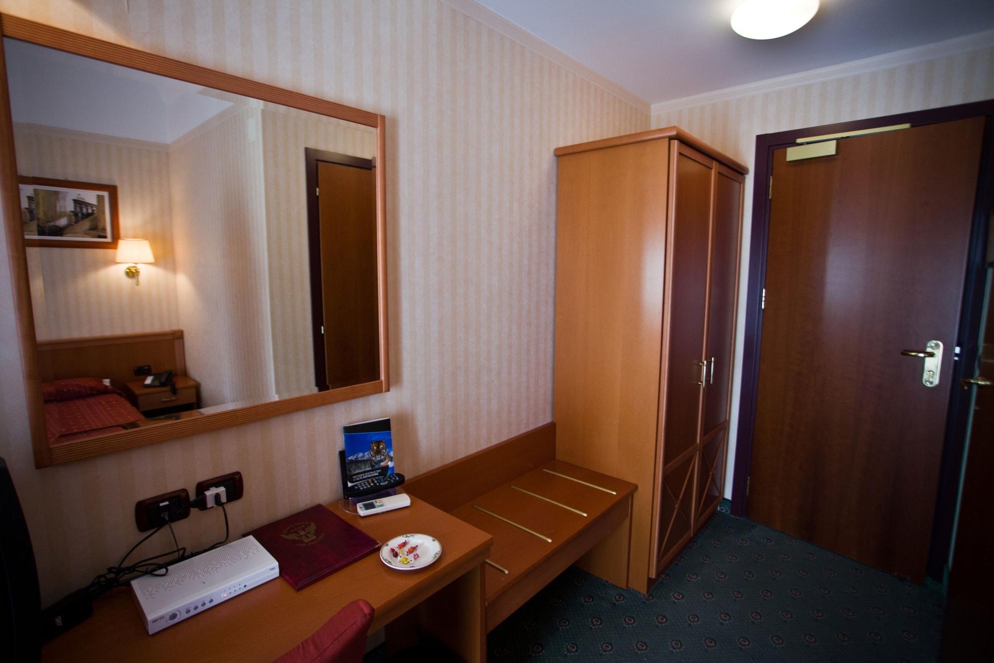 Palace San Michele Hotel 4*